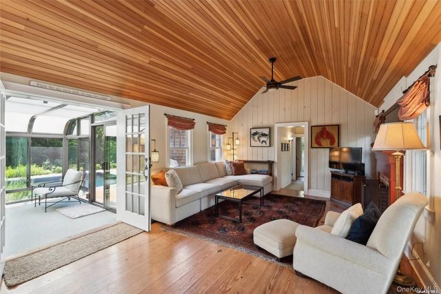 695 Main Street, Westhampton Beach, NY 11978