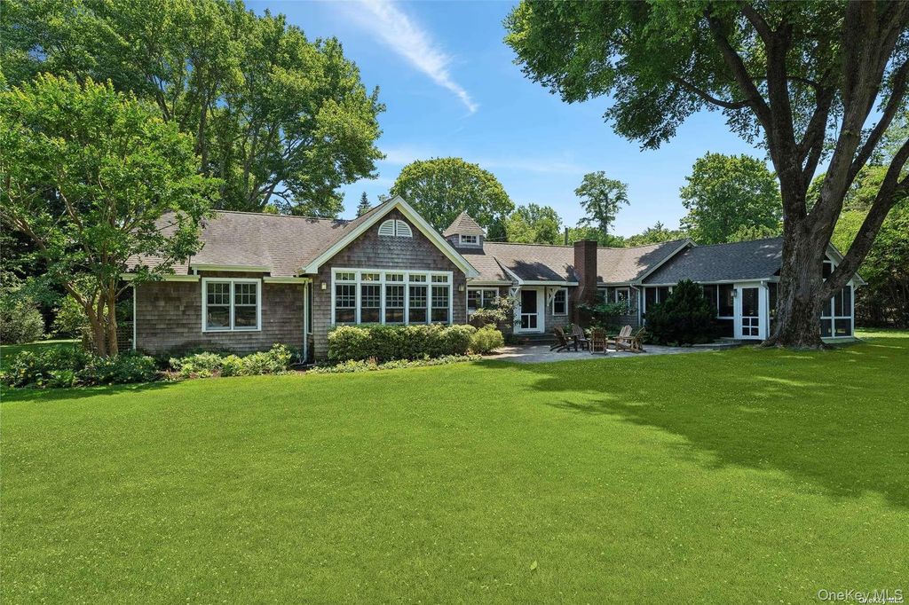 695 Main Street, Westhampton Beach, NY 11978