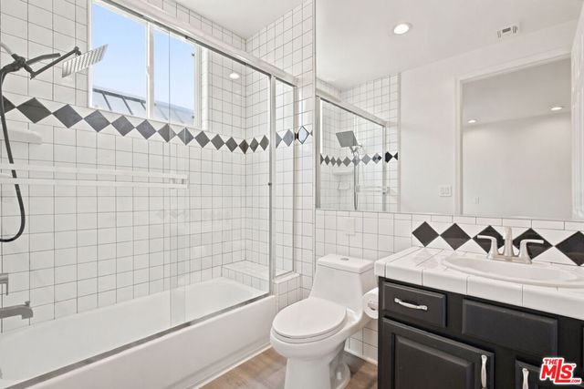 4940 Laurel Canyon Boulevard 102, Valley Village, CA 91607