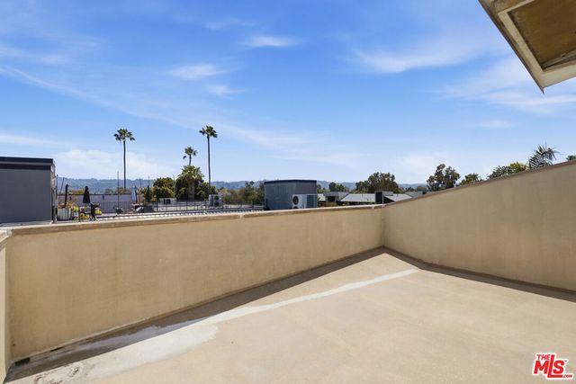 4940 Laurel Canyon Boulevard 102, Valley Village, CA 91607