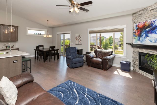 1880 SE Waddell Way, Waukee, IA 50263
