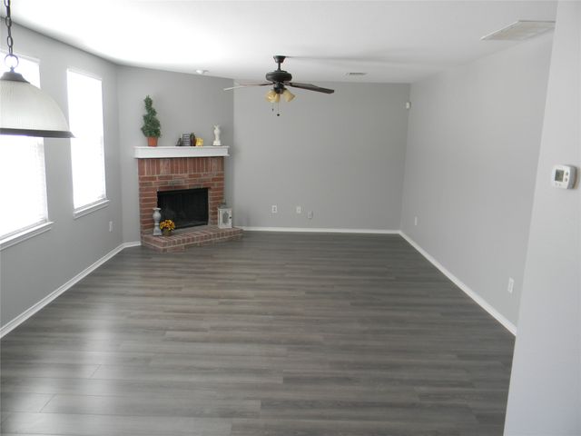 4636 Mountain Oak Street, Fort Worth, TX 76244