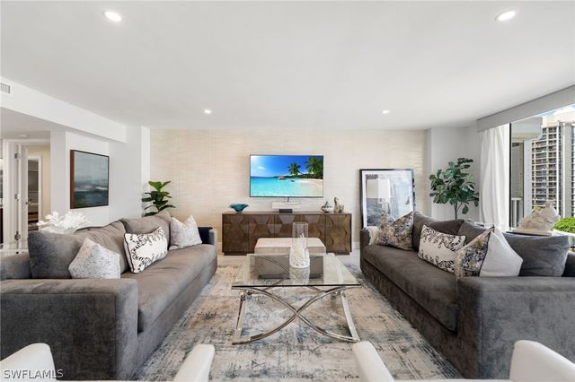 4401 Gulf Shore BLVD N D806, Naples, FL 34103