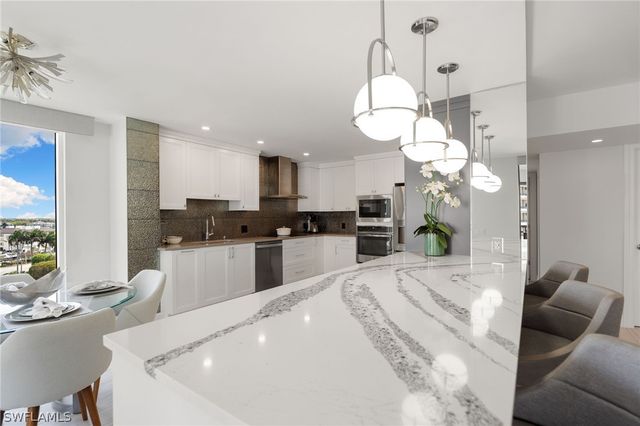 4401 Gulf Shore BLVD N D806, Naples, FL 34103