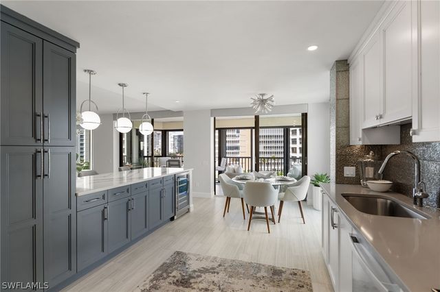 4401 Gulf Shore BLVD N D806, Naples, FL 34103