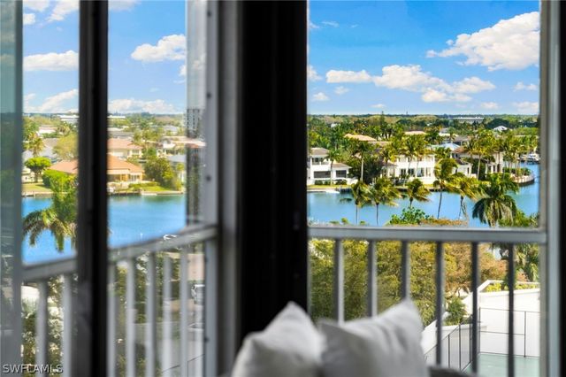 4401 Gulf Shore BLVD N D806, Naples, FL 34103