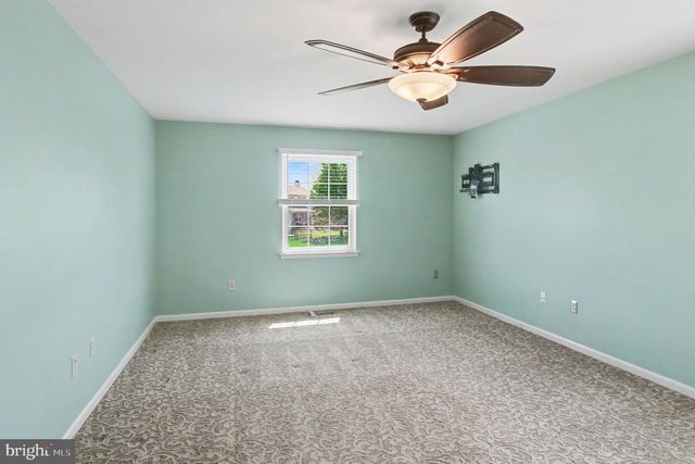 4016 WASHINGTON DR, Upper Chichester, PA 19061