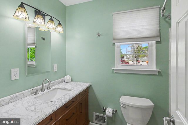 4016 WASHINGTON DR, Upper Chichester, PA 19061