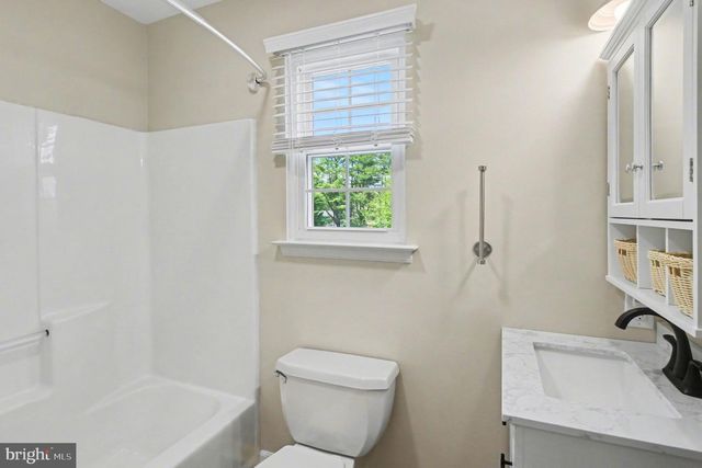 4016 WASHINGTON DR, Upper Chichester, PA 19061