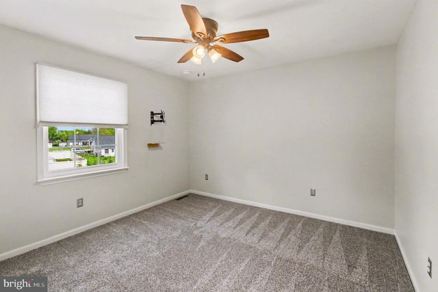 4016 WASHINGTON DR, Upper Chichester, PA 19061