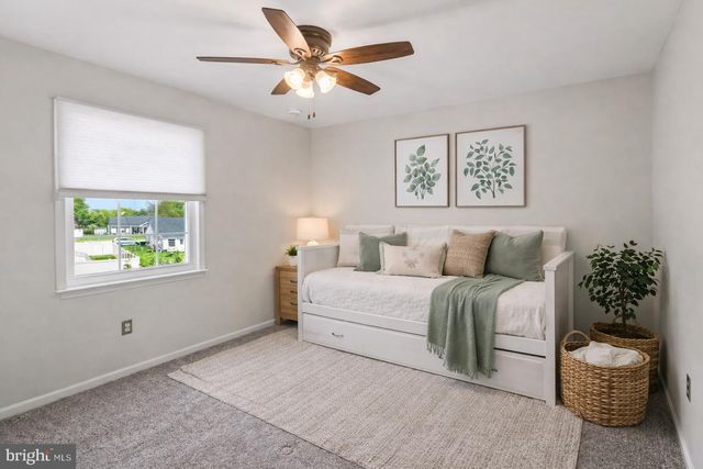 4016 WASHINGTON DR, Upper Chichester, PA 19061