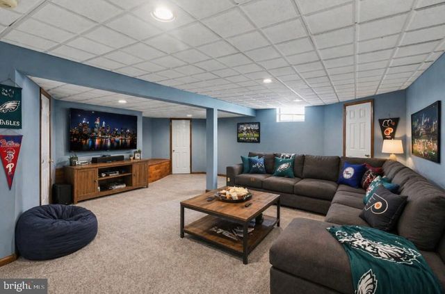 4016 WASHINGTON DR, Upper Chichester, PA 19061