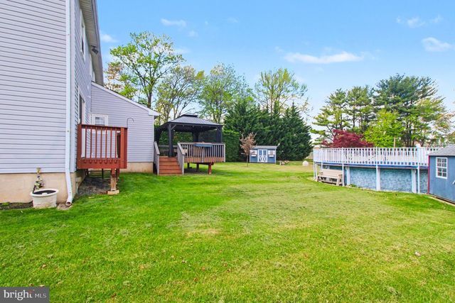 4016 WASHINGTON DR, Upper Chichester, PA 19061