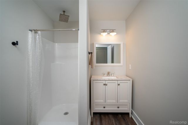 190 Whispering Pines Drive, Fenton, MI 48430
