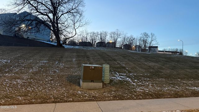 575 Lark Drive, Albany, NY 12210