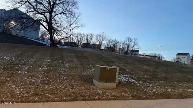 575 Lark Drive, Albany, NY 12210