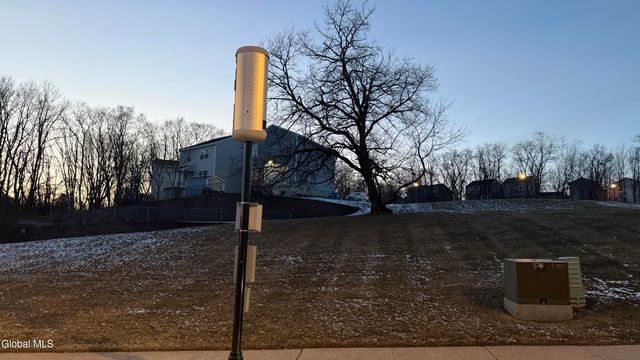 575 Lark Drive, Albany, NY 12210