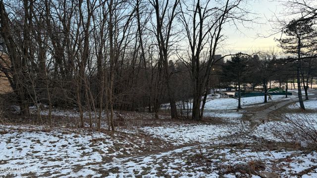 575 Lark Drive, Albany, NY 12210