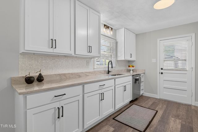 302 Seminole Road, Bristol, VA 24201