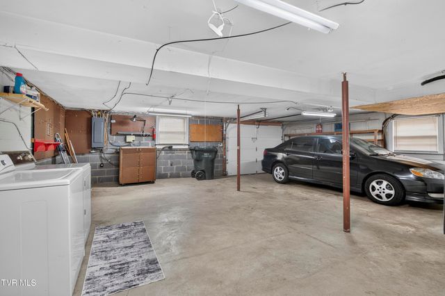 302 Seminole Road, Bristol, VA 24201