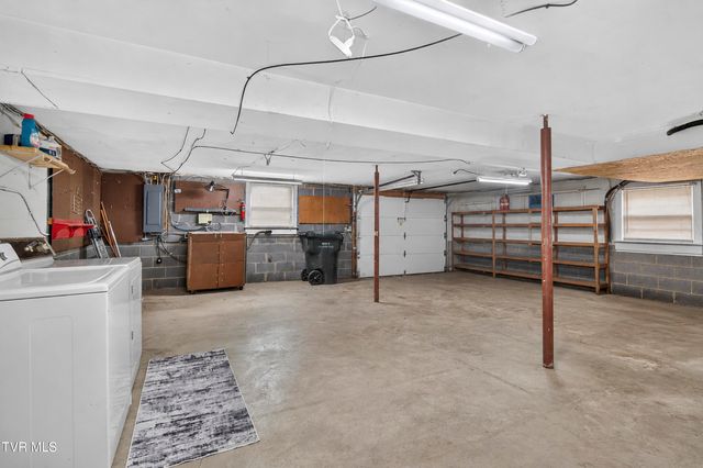 302 Seminole Road, Bristol, VA 24201