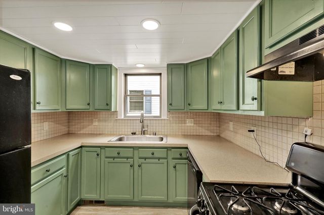 1027 COMMONWEALTH BLVD, Reading, PA 19607