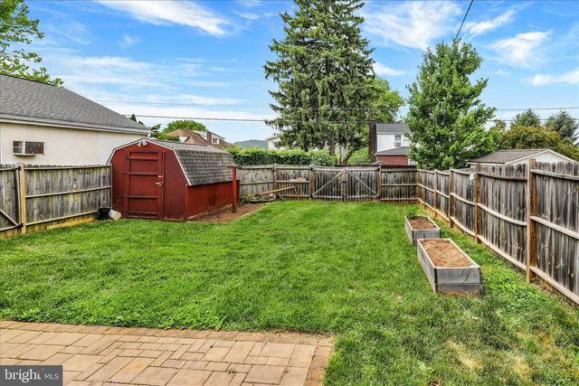 1027 COMMONWEALTH BLVD, Reading, PA 19607