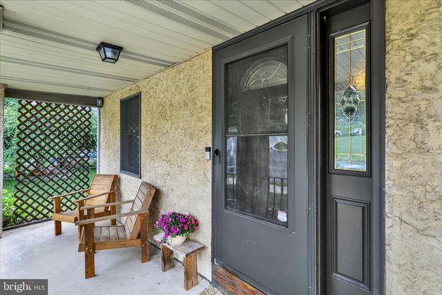 1027 COMMONWEALTH BLVD, Reading, PA 19607