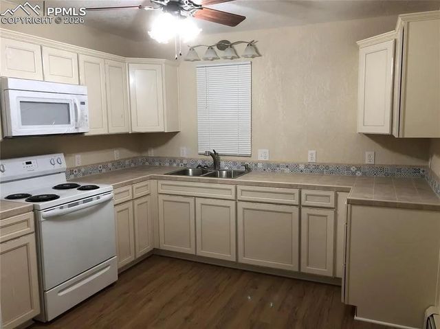 2826 W Platte Avenue, Colorado Springs, CO 80904