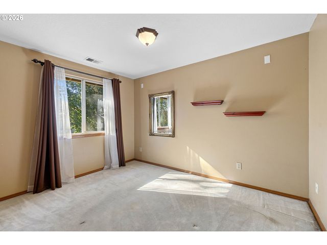 8414 Sw LANGTREE St, Portland, OR 97224