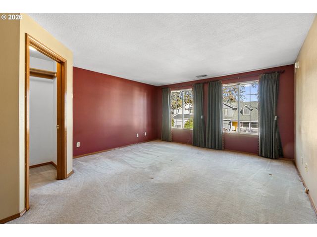 8414 Sw LANGTREE St, Portland, OR 97224