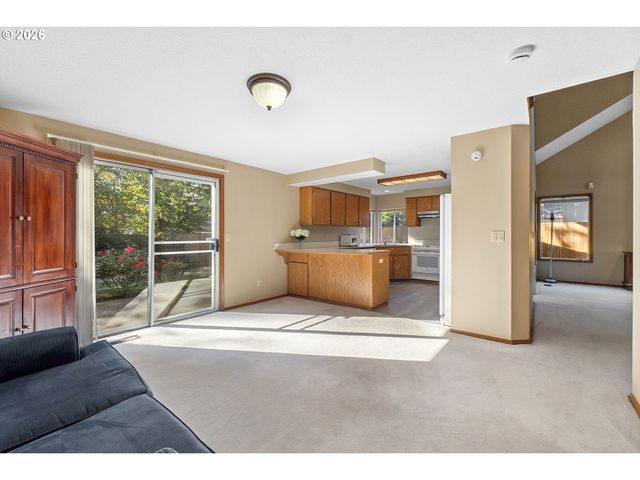8414 Sw LANGTREE St, Portland, OR 97224