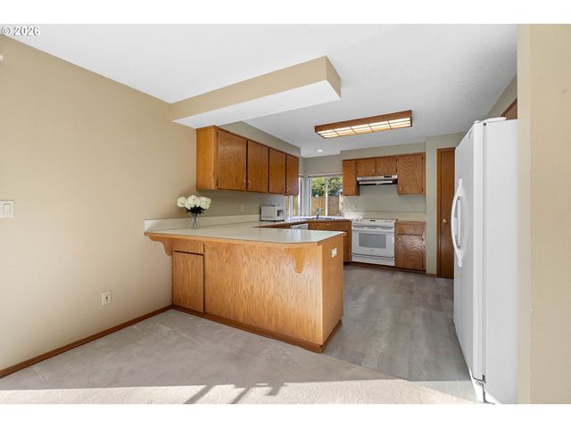 8414 Sw LANGTREE St, Portland, OR 97224