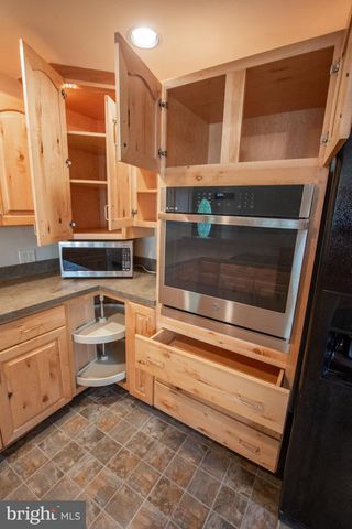 14 CREST AVE, Lancaster, PA 17602