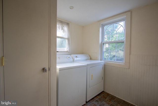 14 CREST AVE, Lancaster, PA 17602