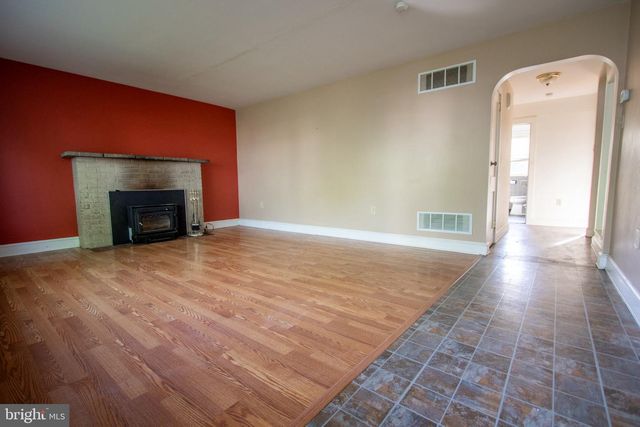 14 CREST AVE, Lancaster, PA 17602