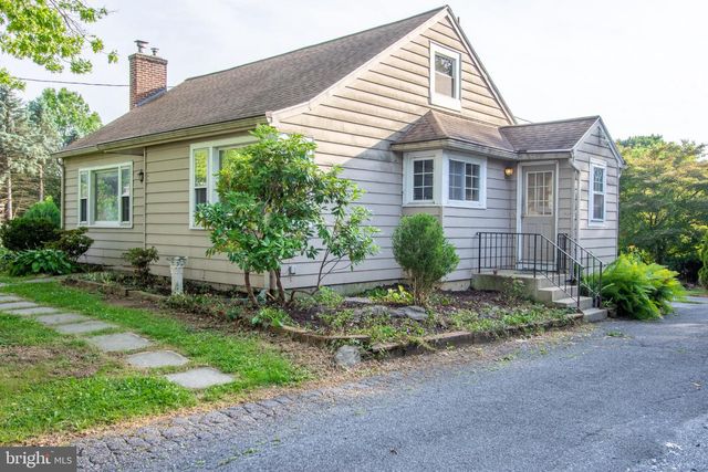 14 CREST AVE, Lancaster, PA 17602