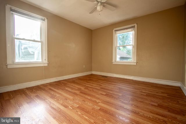 14 CREST AVE, Lancaster, PA 17602
