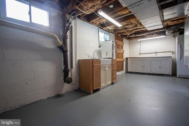 14 CREST AVE, Lancaster, PA 17602