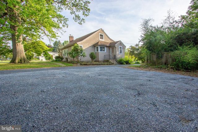 14 CREST AVE, Lancaster, PA 17602