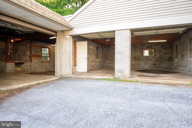 14 CREST AVE, Lancaster, PA 17602