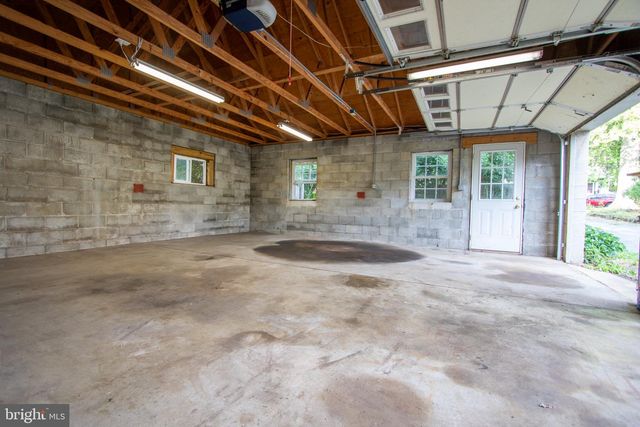 14 CREST AVE, Lancaster, PA 17602