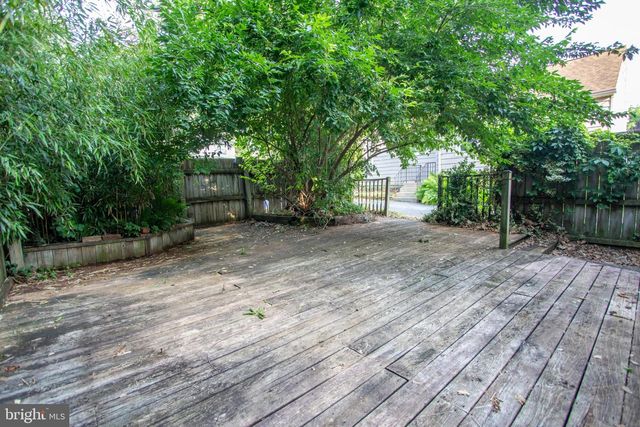 14 CREST AVE, Lancaster, PA 17602