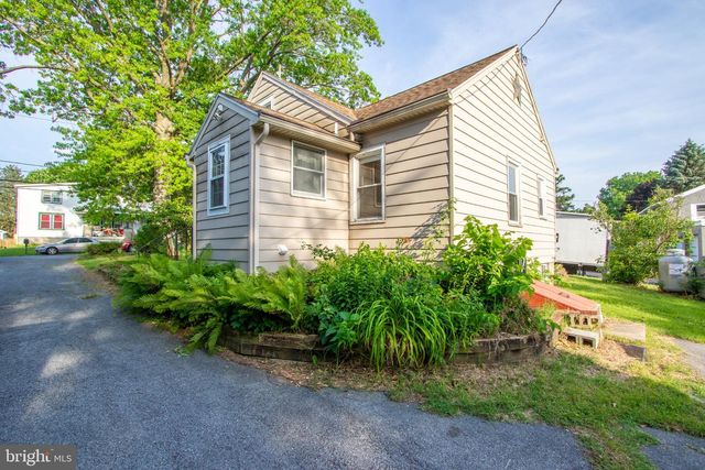 14 CREST AVE, Lancaster, PA 17602