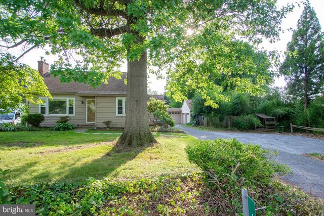 14 CREST AVE, Lancaster, PA 17602
