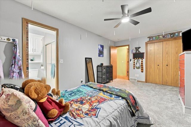 2710 TARA HILLS Street, Council Bluffs, IA 51503