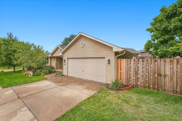 2710 TARA HILLS Street, Council Bluffs, IA 51503