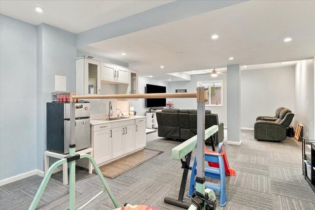 2710 TARA HILLS Street, Council Bluffs, IA 51503