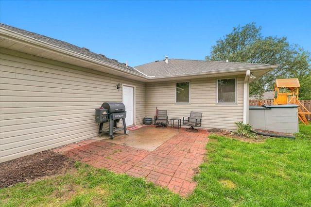 2710 TARA HILLS Street, Council Bluffs, IA 51503