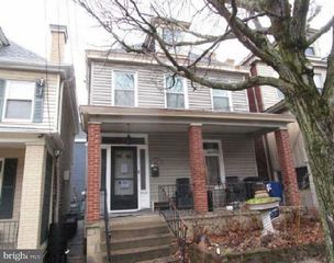 124 MAPLE TER, Pittsburgh, PA 15211